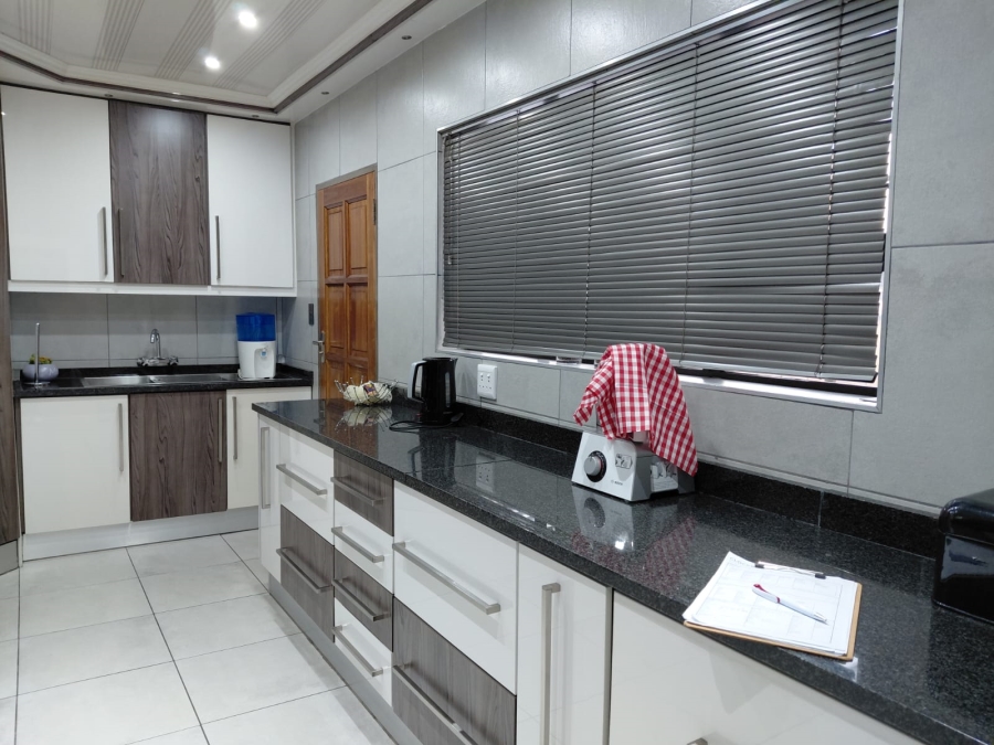 5 Bedroom Property for Sale in Actonville Gauteng