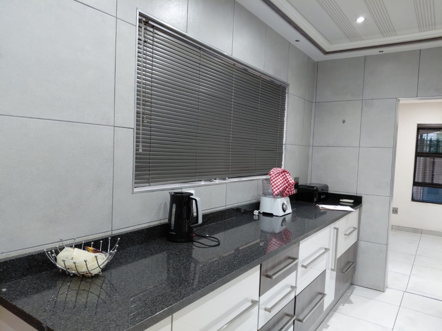 5 Bedroom Property for Sale in Actonville Gauteng