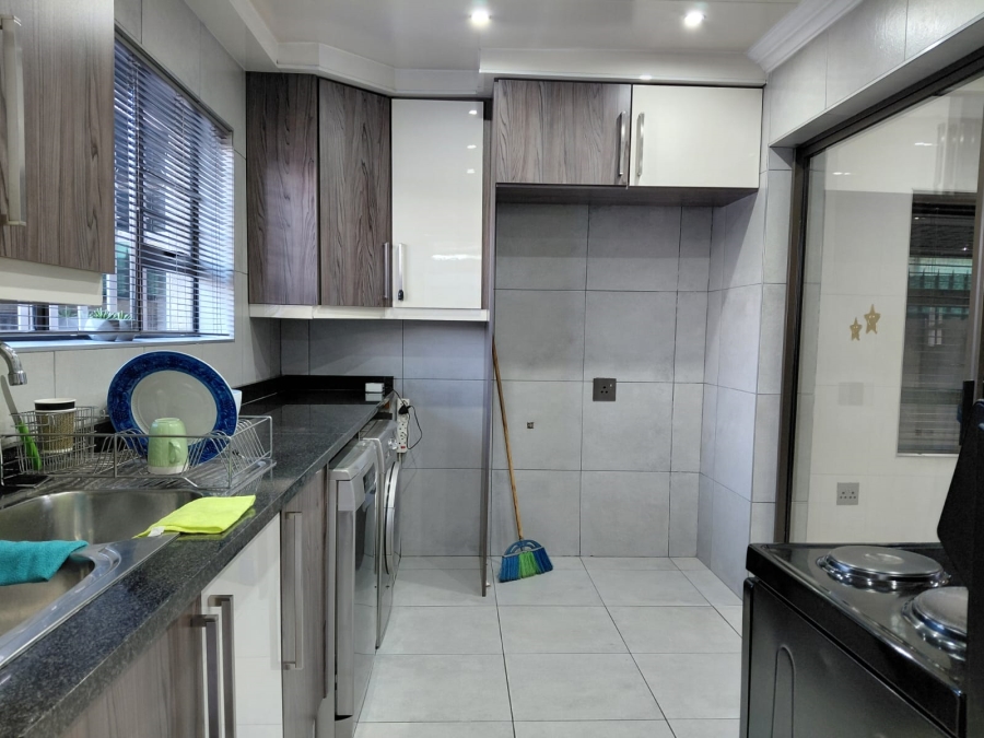 5 Bedroom Property for Sale in Actonville Gauteng