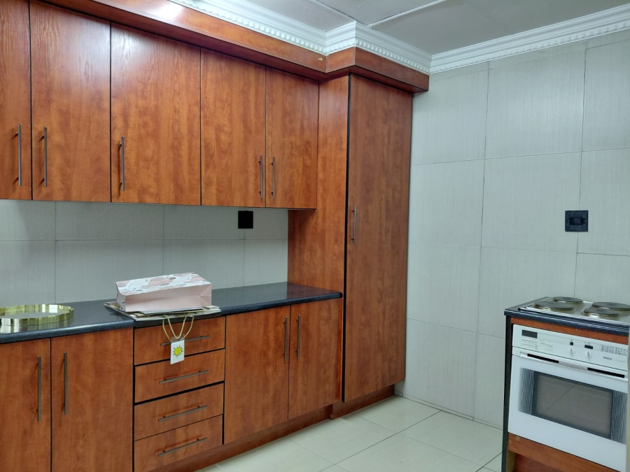 5 Bedroom Property for Sale in Actonville Gauteng