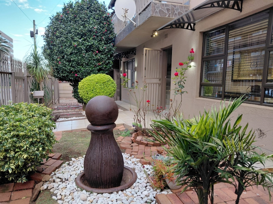 5 Bedroom Property for Sale in Actonville Gauteng
