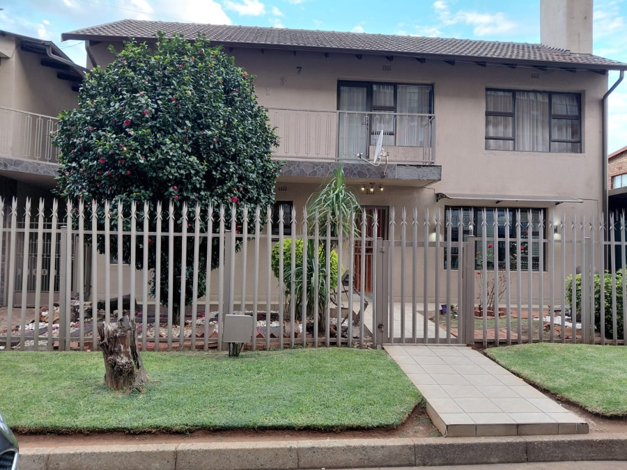 5 Bedroom Property for Sale in Actonville Gauteng