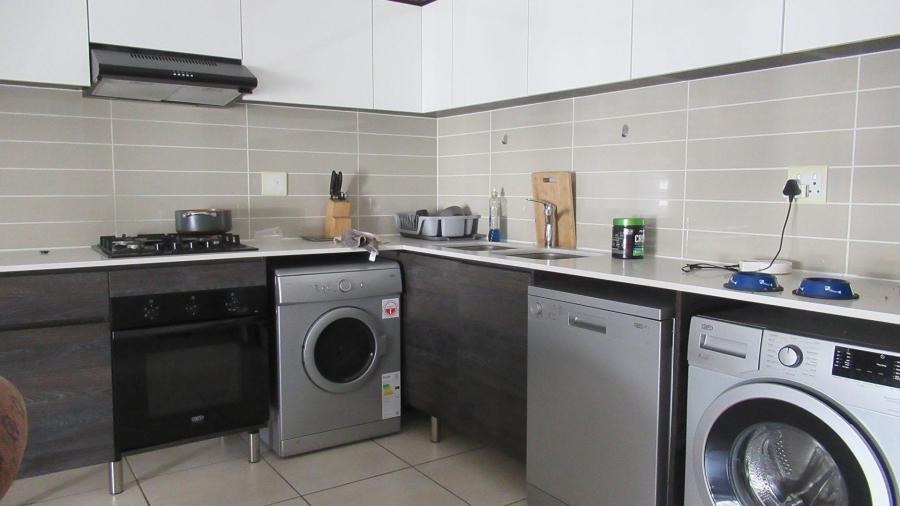 1 Bedroom Property for Sale in Greenstone Hill Gauteng