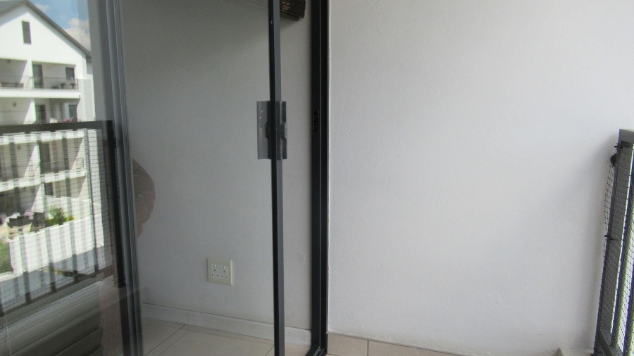 1 Bedroom Property for Sale in Greenstone Hill Gauteng