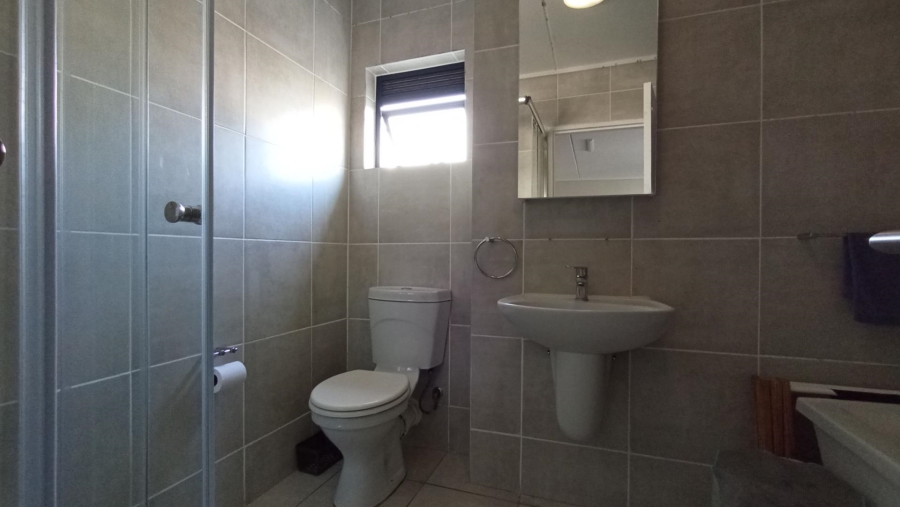 1 Bedroom Property for Sale in Linbro Park Gauteng