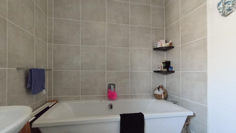 1 Bedroom Property for Sale in Linbro Park Gauteng