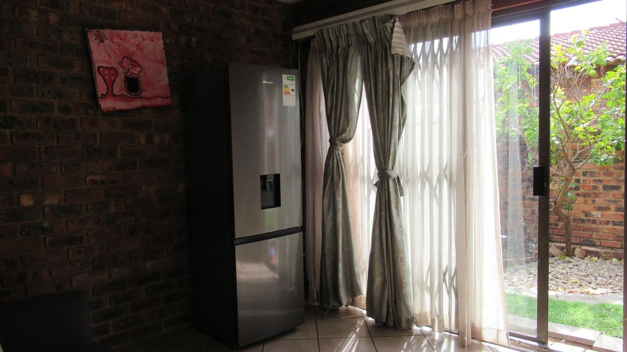 3 Bedroom Property for Sale in Buccleuch Gauteng