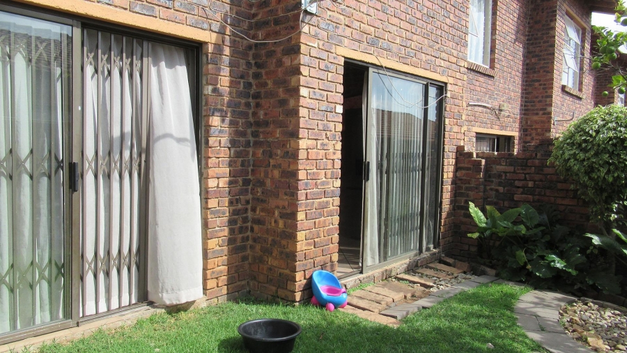 3 Bedroom Property for Sale in Buccleuch Gauteng
