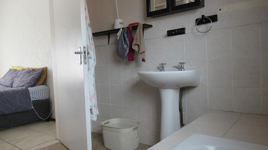 3 Bedroom Property for Sale in Buccleuch Gauteng