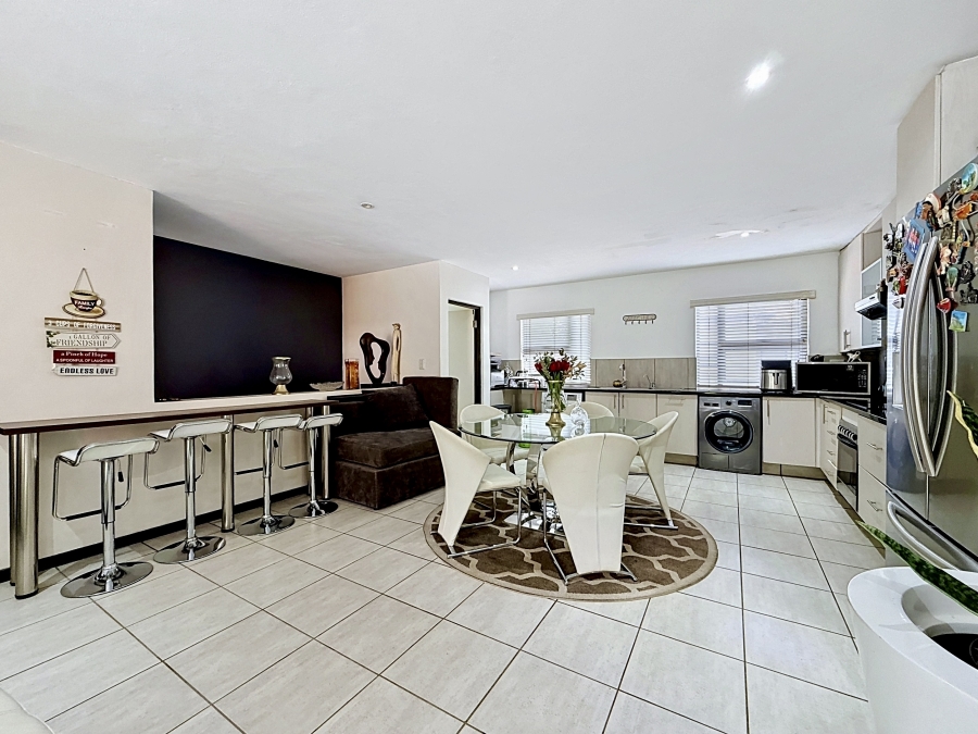 2 Bedroom Property for Sale in Lombardy Estate Gauteng