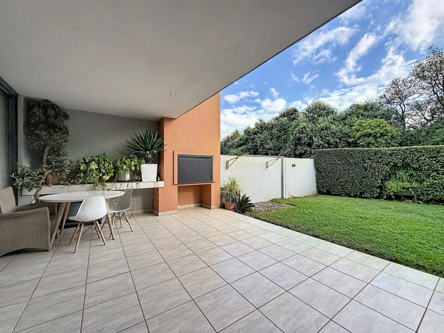 2 Bedroom Property for Sale in Lombardy Estate Gauteng