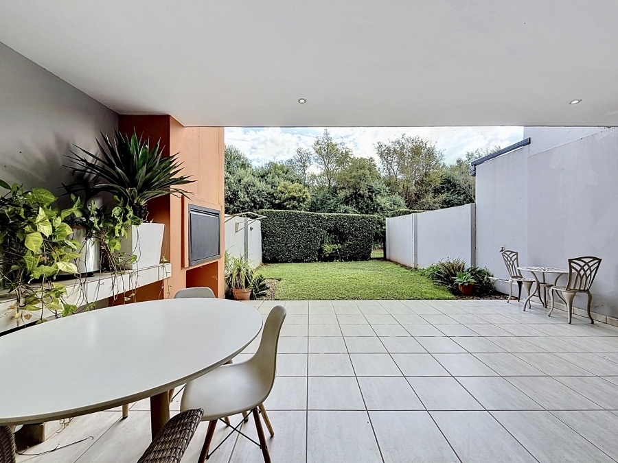 2 Bedroom Property for Sale in Lombardy Estate Gauteng