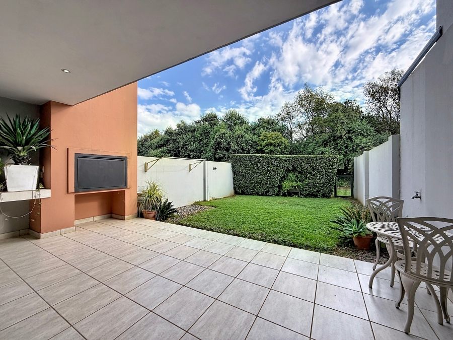 2 Bedroom Property for Sale in Lombardy Estate Gauteng