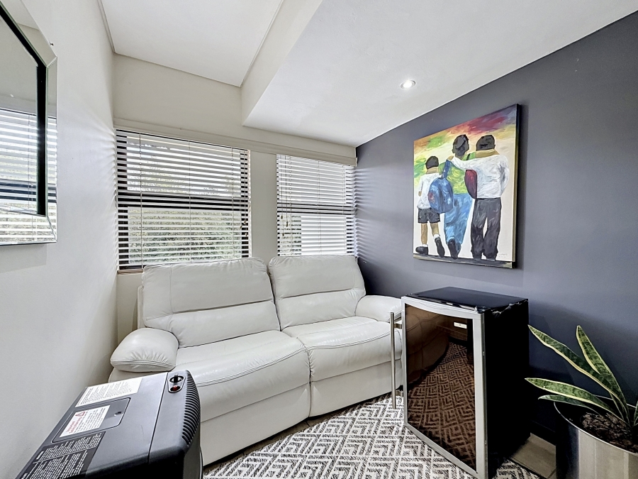 2 Bedroom Property for Sale in Lombardy Estate Gauteng