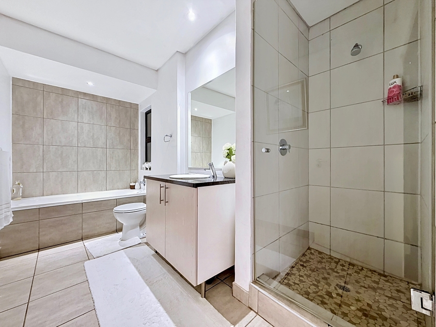 2 Bedroom Property for Sale in Lombardy Estate Gauteng