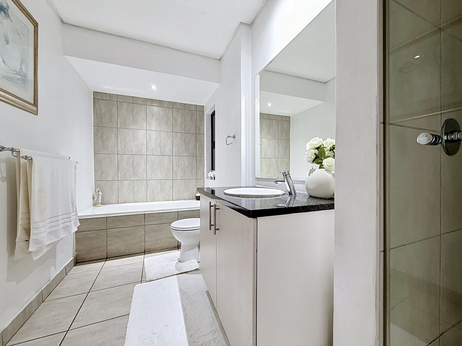 2 Bedroom Property for Sale in Lombardy Estate Gauteng