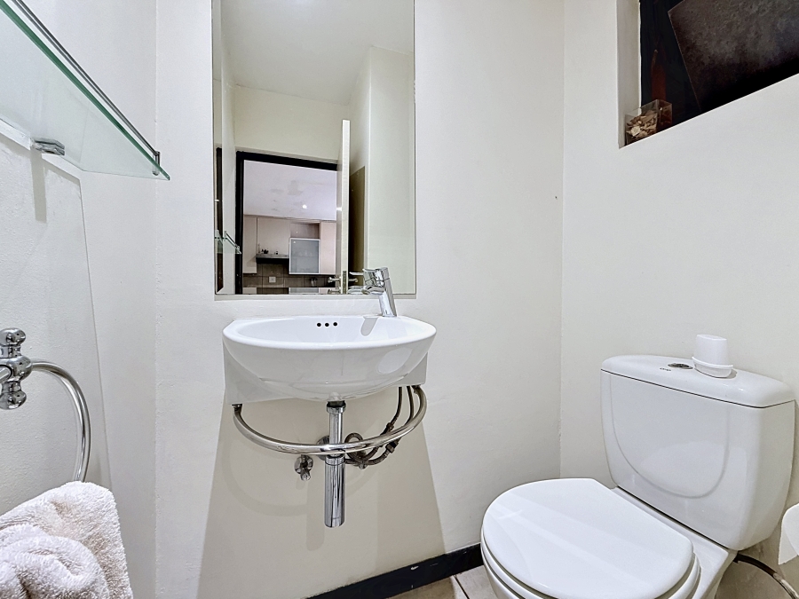 2 Bedroom Property for Sale in Lombardy Estate Gauteng
