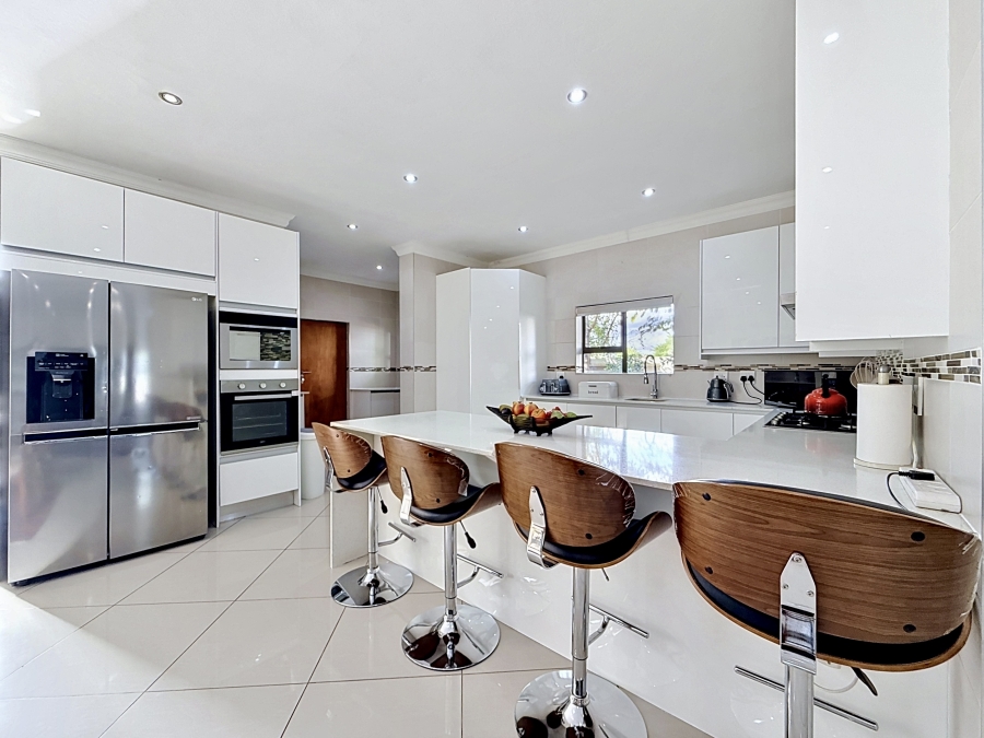 5 Bedroom Property for Sale in Willow Acres Gauteng