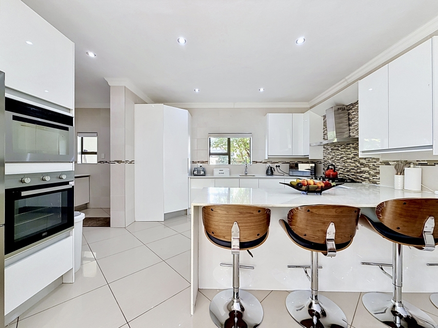 5 Bedroom Property for Sale in Willow Acres Gauteng