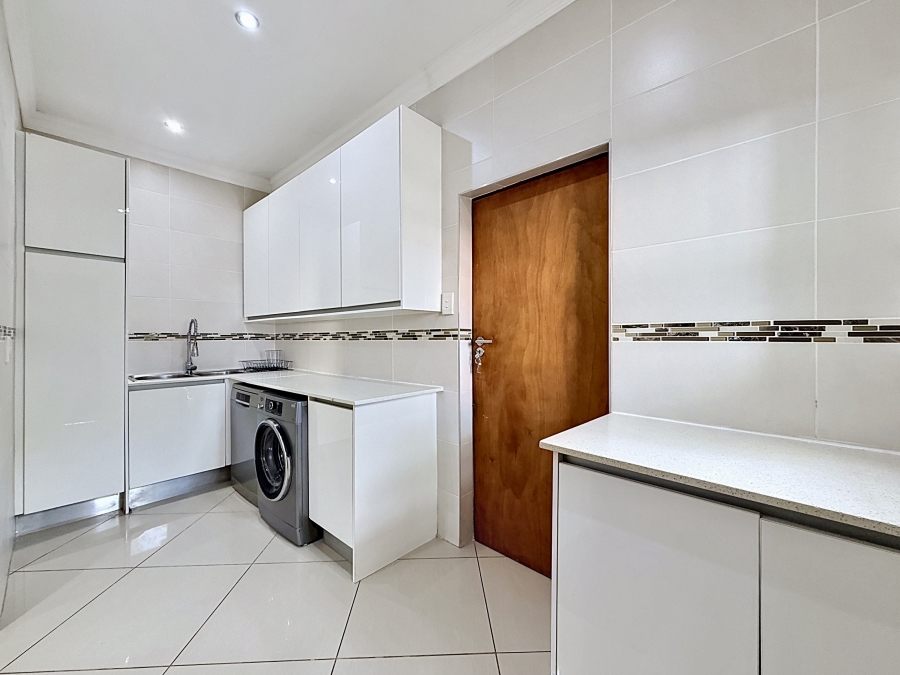 5 Bedroom Property for Sale in Willow Acres Gauteng