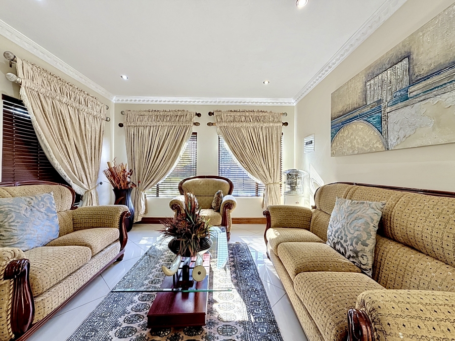 5 Bedroom Property for Sale in Willow Acres Gauteng