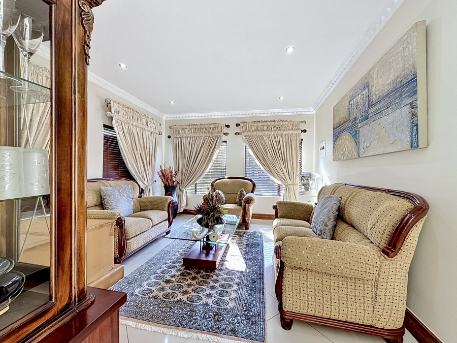 5 Bedroom Property for Sale in Willow Acres Gauteng