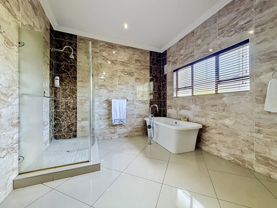 5 Bedroom Property for Sale in Willow Acres Gauteng