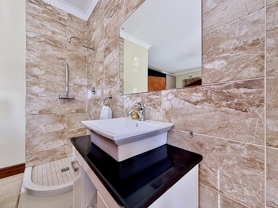 5 Bedroom Property for Sale in Willow Acres Gauteng