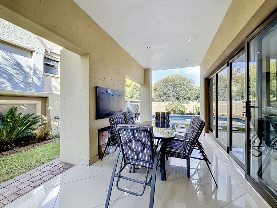 5 Bedroom Property for Sale in Willow Acres Gauteng