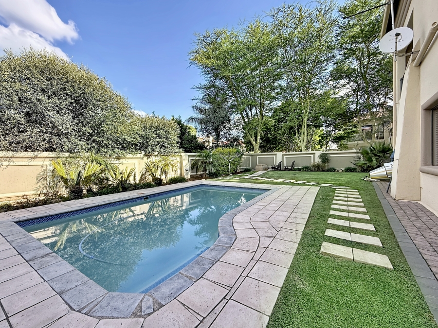 5 Bedroom Property for Sale in Willow Acres Gauteng