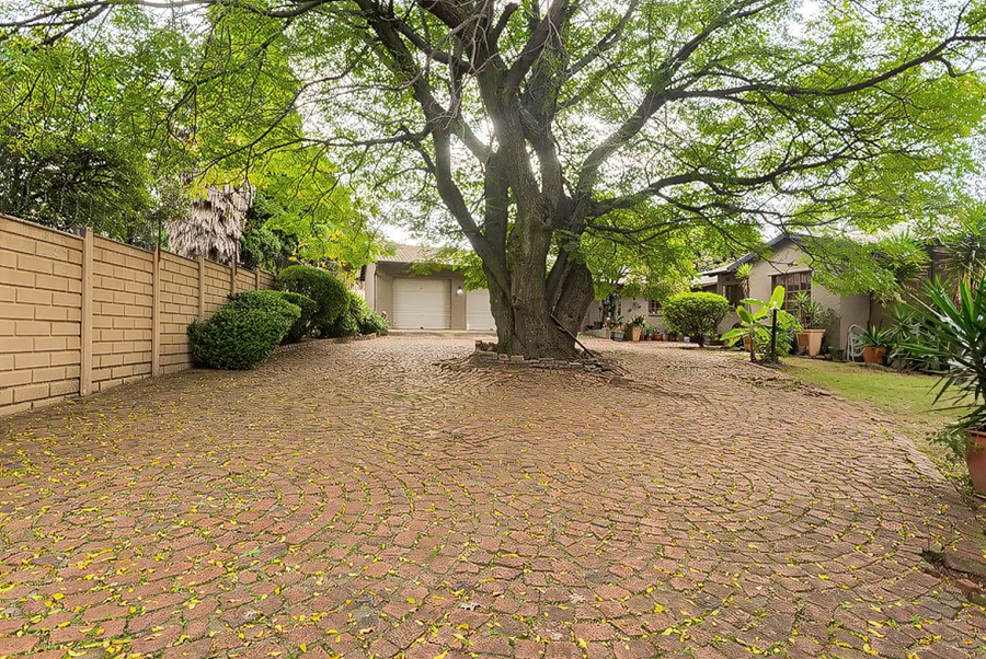 3 Bedroom Property for Sale in Buccleuch Gauteng