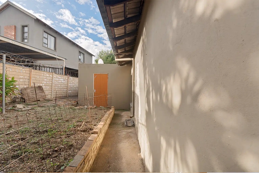 3 Bedroom Property for Sale in Buccleuch Gauteng