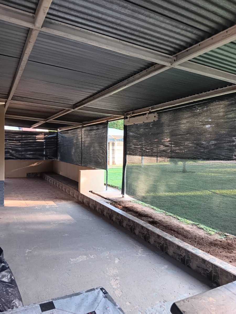 4 Bedroom Property for Sale in Vanderbijlpark Cw 6 Gauteng
