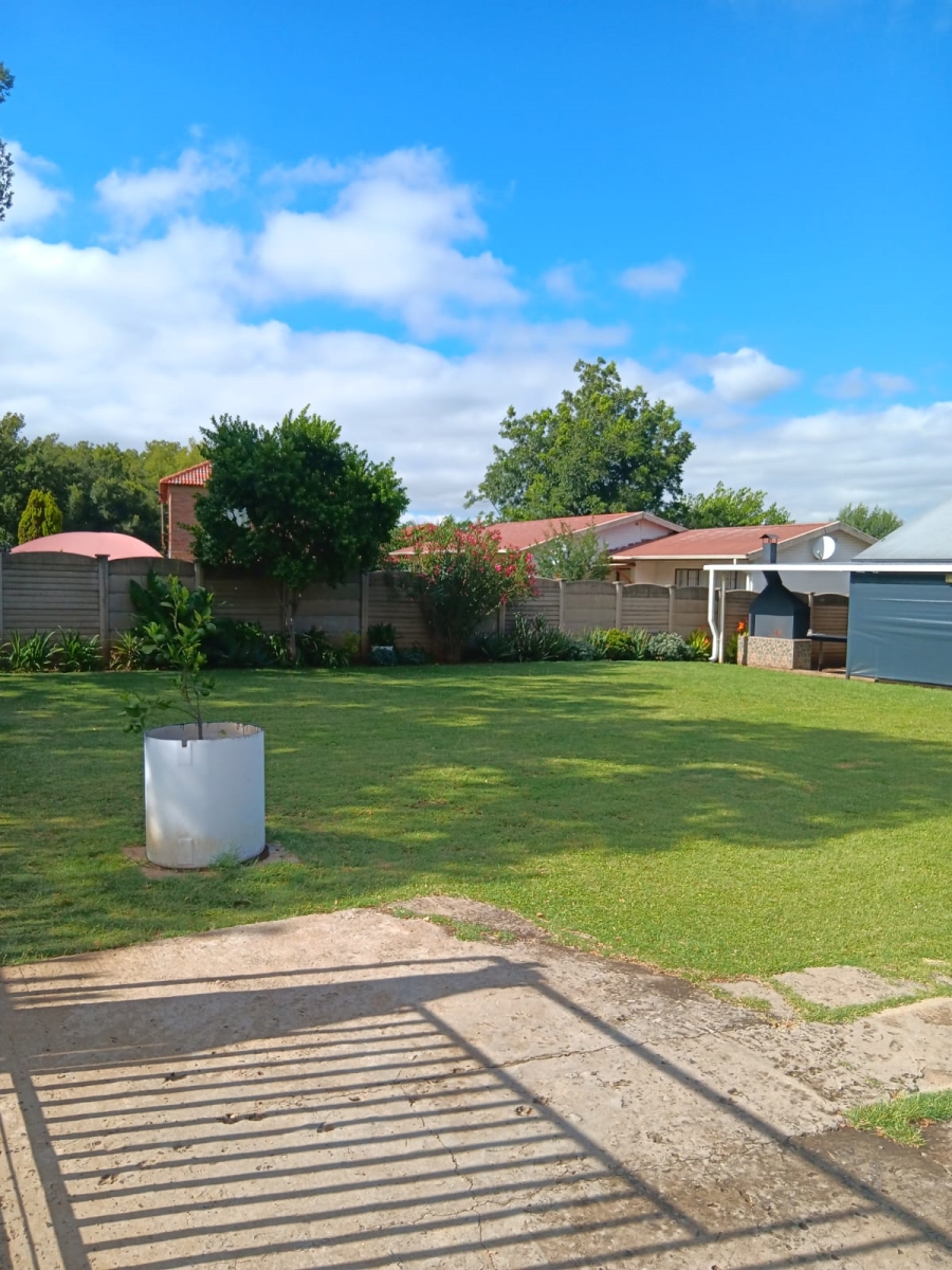 4 Bedroom Property for Sale in Vanderbijlpark Cw 6 Gauteng