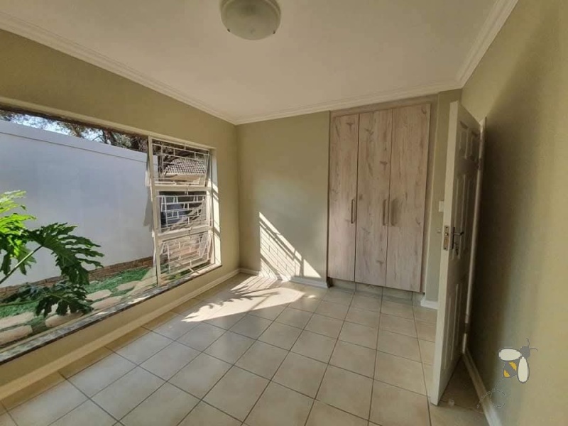 6 Bedroom Property for Sale in Freeway Park Gauteng