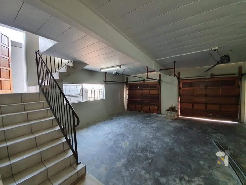 6 Bedroom Property for Sale in Freeway Park Gauteng