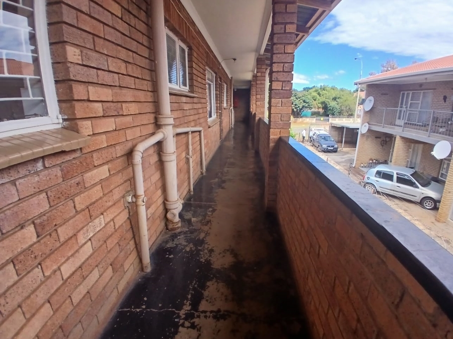 2 Bedroom Property for Sale in Oberholzer Gauteng