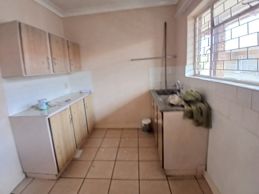 2 Bedroom Property for Sale in Oberholzer Gauteng