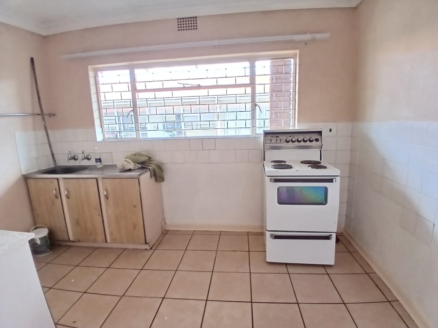 2 Bedroom Property for Sale in Oberholzer Gauteng