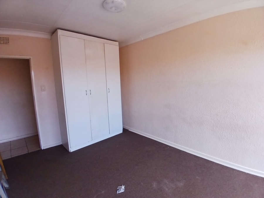 2 Bedroom Property for Sale in Oberholzer Gauteng
