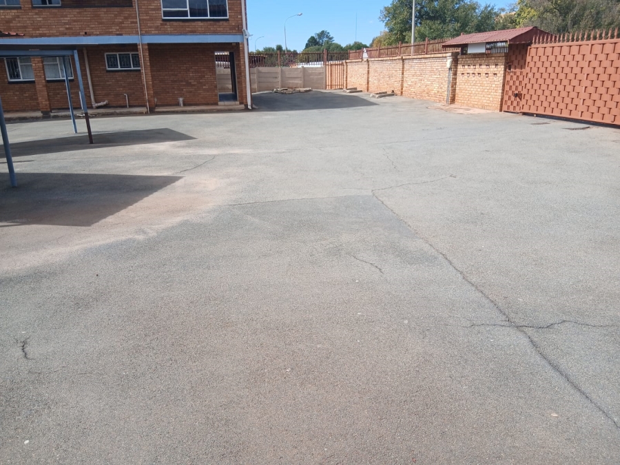 2 Bedroom Property for Sale in Oberholzer Gauteng