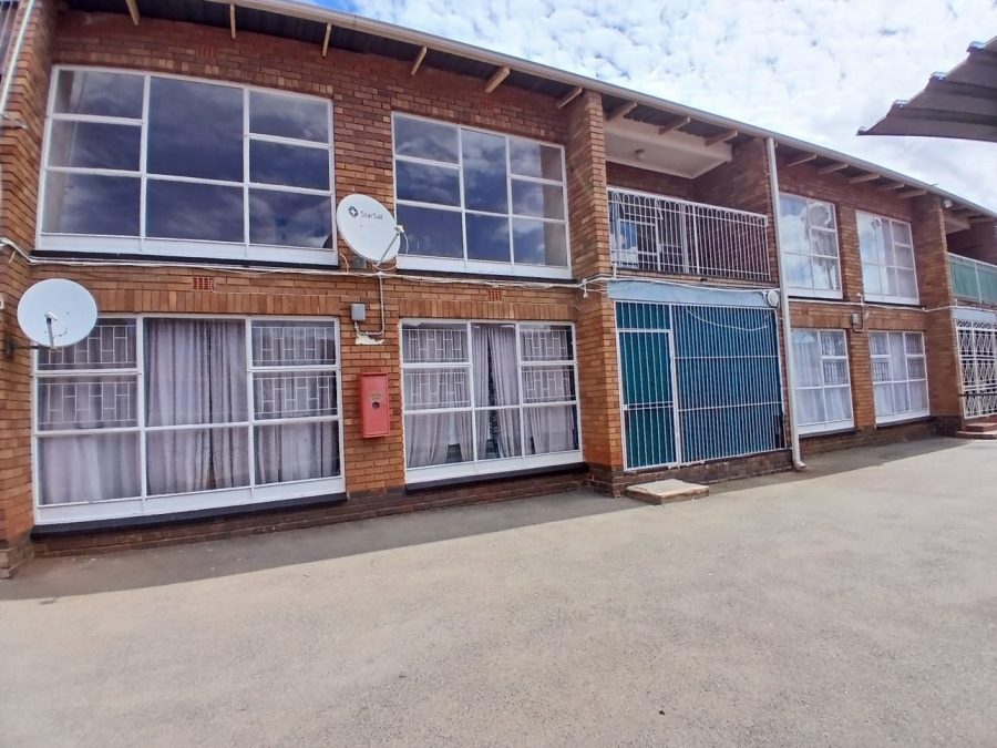 2 Bedroom Property for Sale in Oberholzer Gauteng