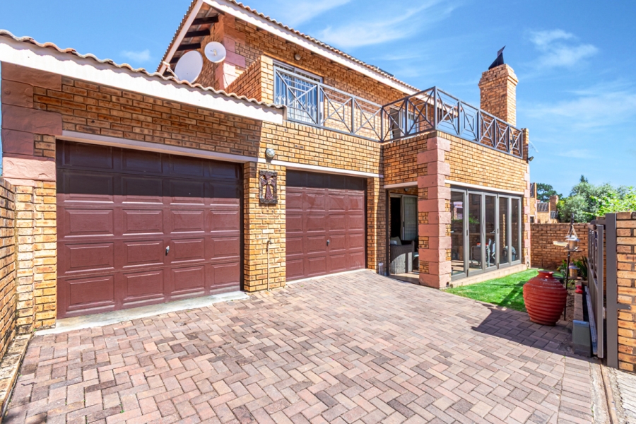 3 Bedroom Property for Sale in Honeydew Manor Gauteng