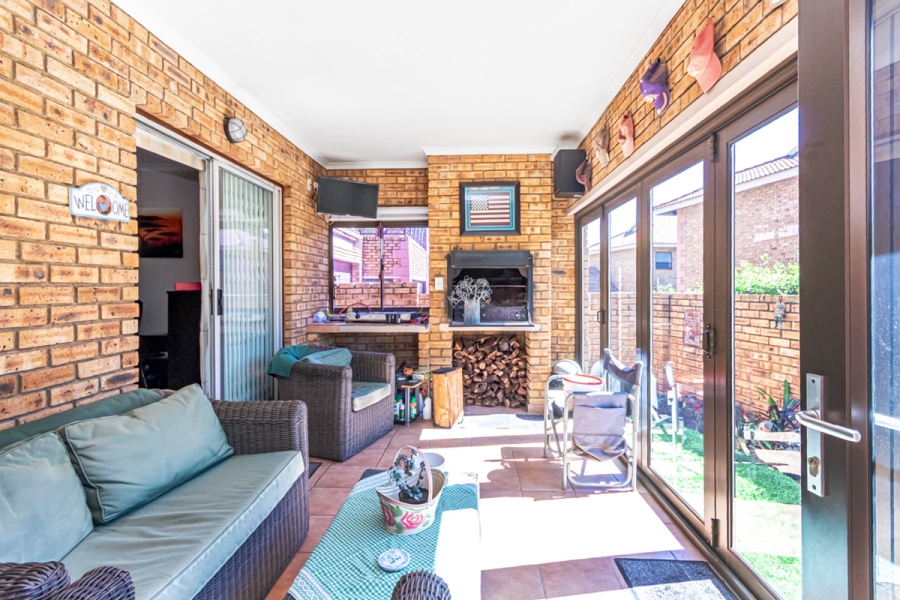3 Bedroom Property for Sale in Honeydew Manor Gauteng