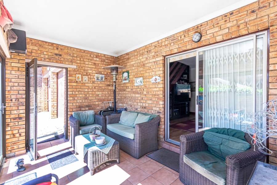 3 Bedroom Property for Sale in Honeydew Manor Gauteng