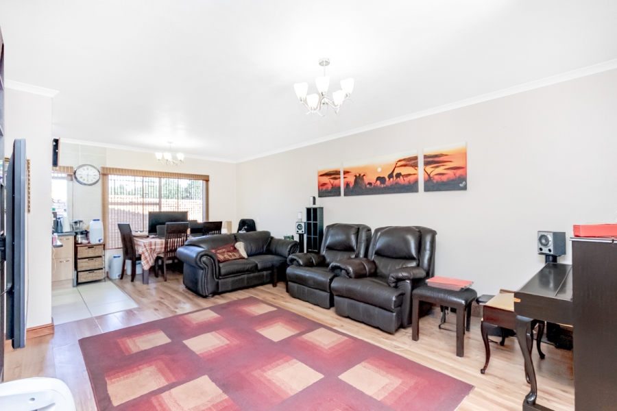3 Bedroom Property for Sale in Honeydew Manor Gauteng