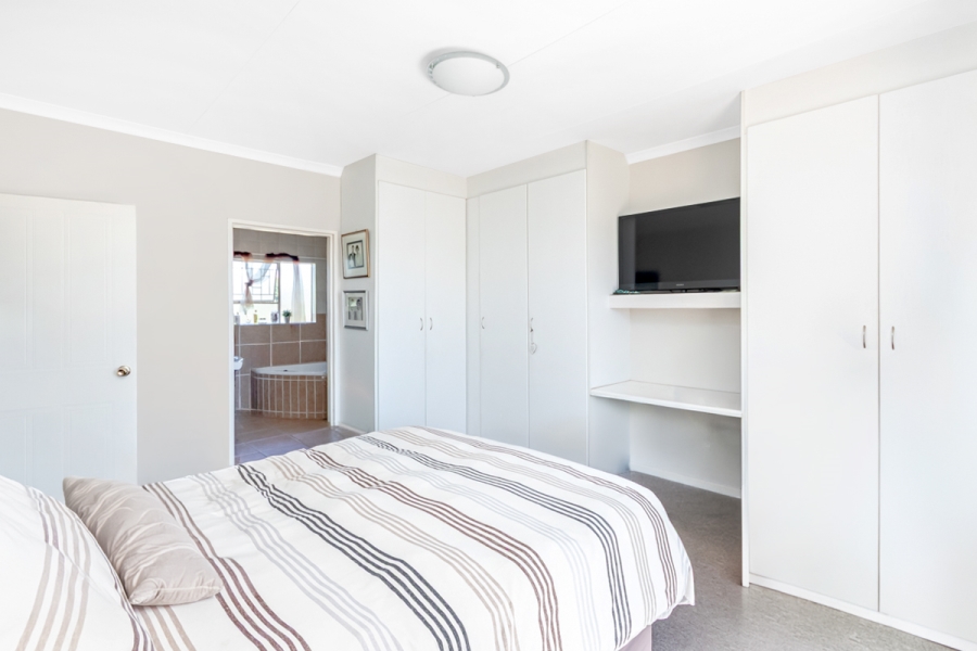 3 Bedroom Property for Sale in Honeydew Manor Gauteng