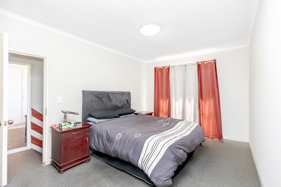 3 Bedroom Property for Sale in Honeydew Manor Gauteng