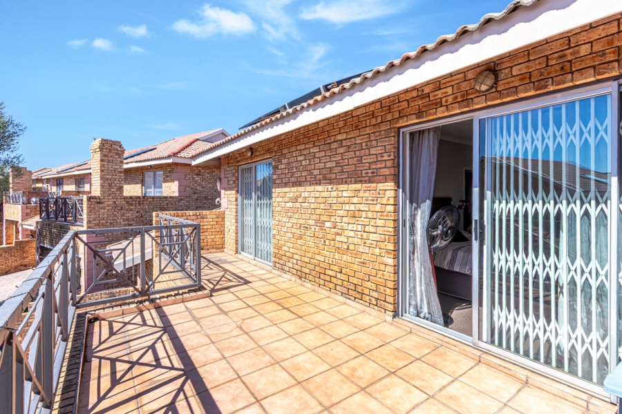 3 Bedroom Property for Sale in Honeydew Manor Gauteng