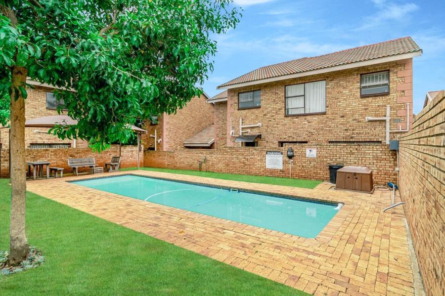 3 Bedroom Property for Sale in Honeydew Manor Gauteng